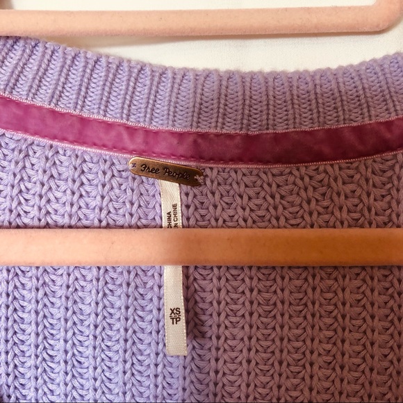 Free People Lavendar v neck bell long sleeve cropped  sweater size XS EUC - Picture 2 of 5